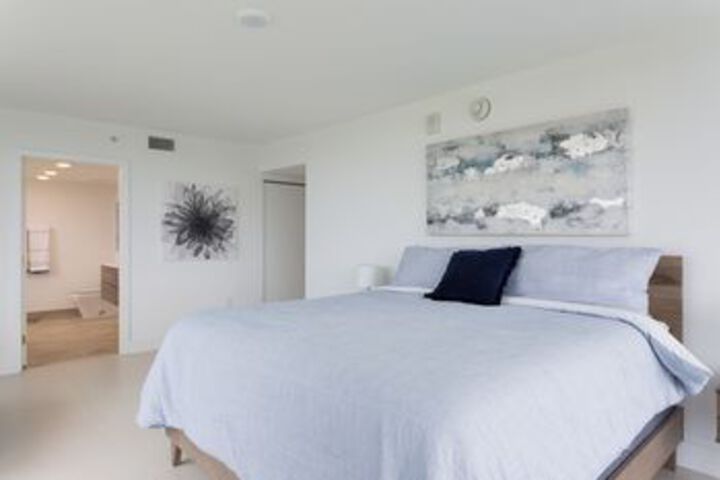 Room 10 of 29