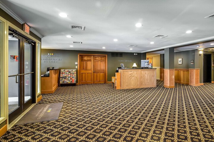Hotel Interior 4 of 25