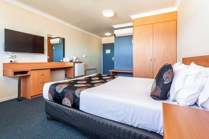 Room 18 of 34