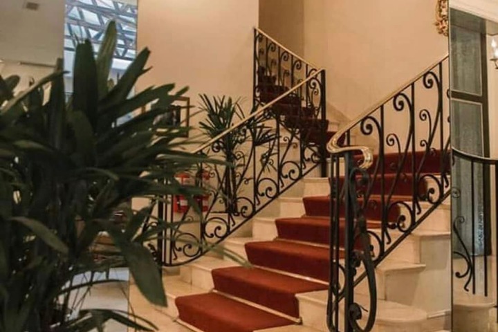 Entrance & Lobby