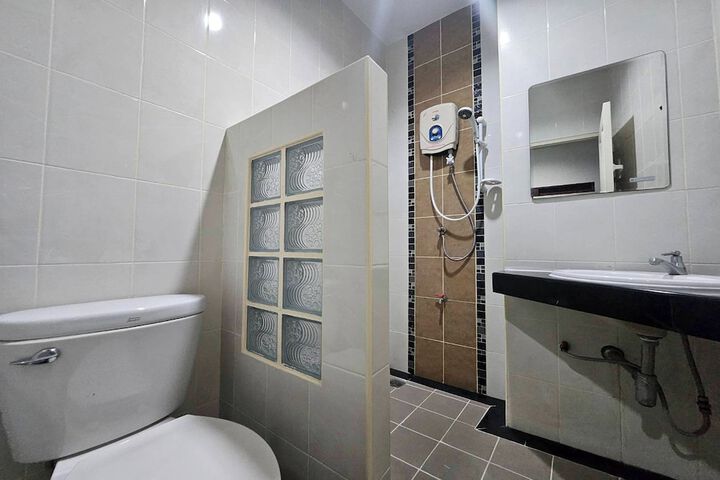 Room 12 of 21