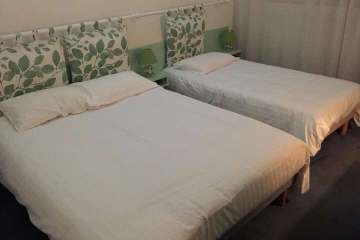 Room 16 of 40