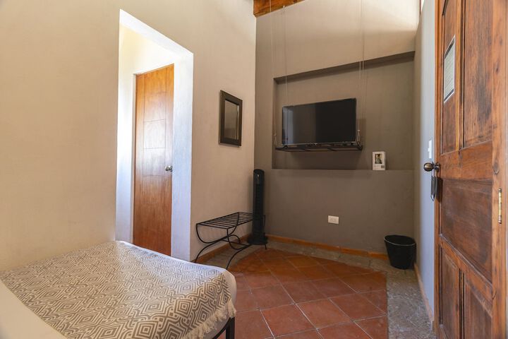 Room 49 of 148