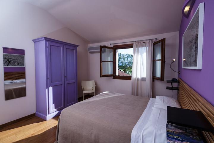 Room 6 of 61