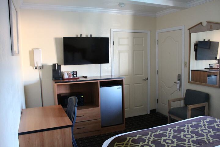 Budget Queen Bed (41 of 45)