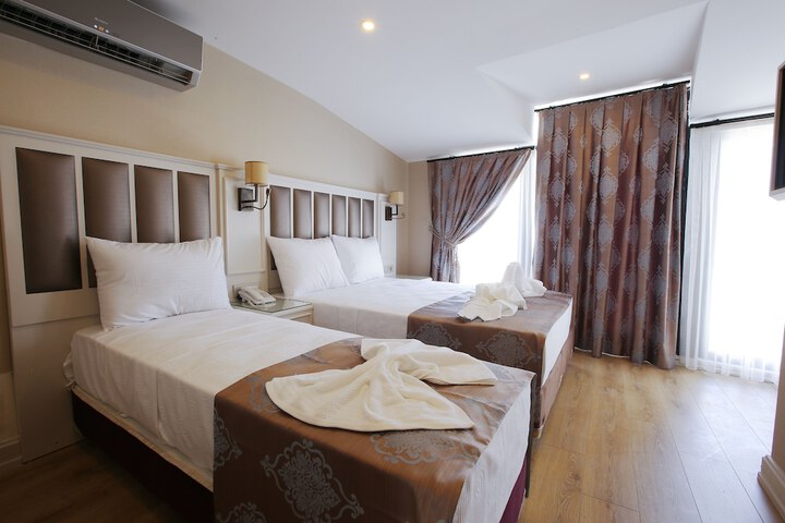 Room 11 of 26
