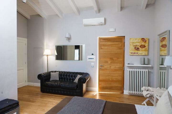 Room 36 of 170
