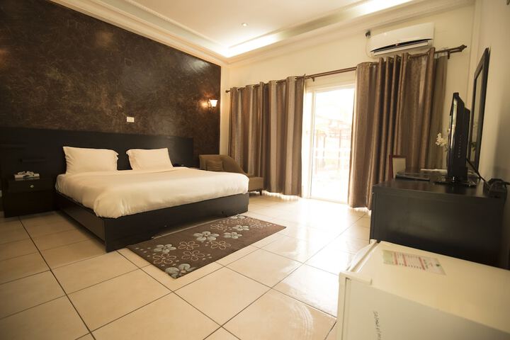 Room 7 of 30