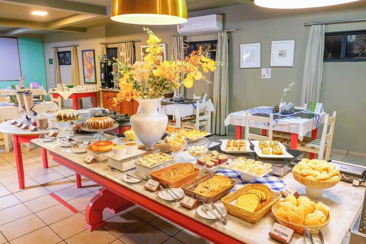 Breakfast/Coffee Service 50 of 79