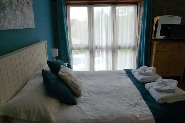 Room 2 of 64