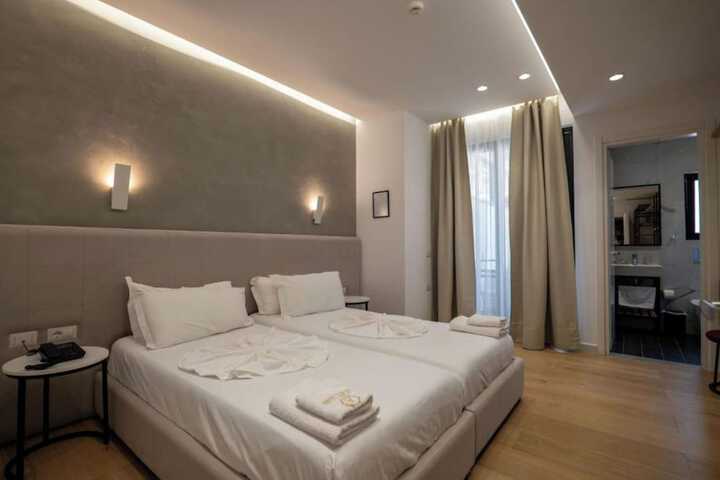 Room 14 of 91