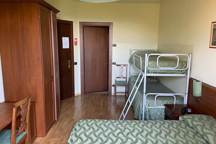 Room 18 of 29