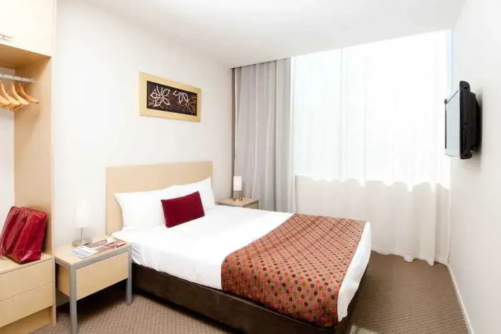 Room 2 of 11