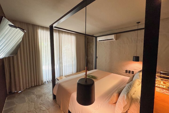 Room 32 of 110