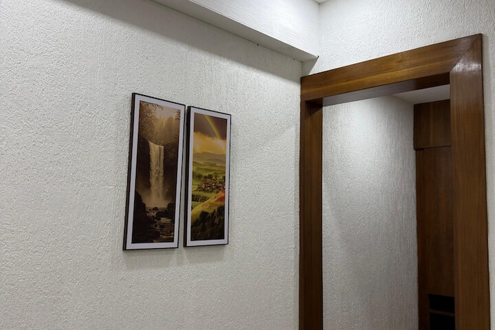 Room 37 of 83