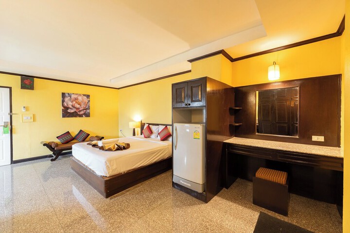 Room 17 of 77