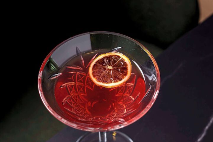 Lounge 52 of 81