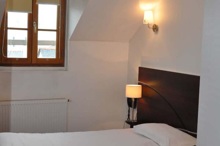 Room 20 of 98