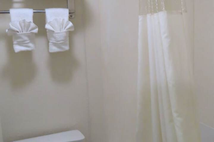 Room 8 of 21