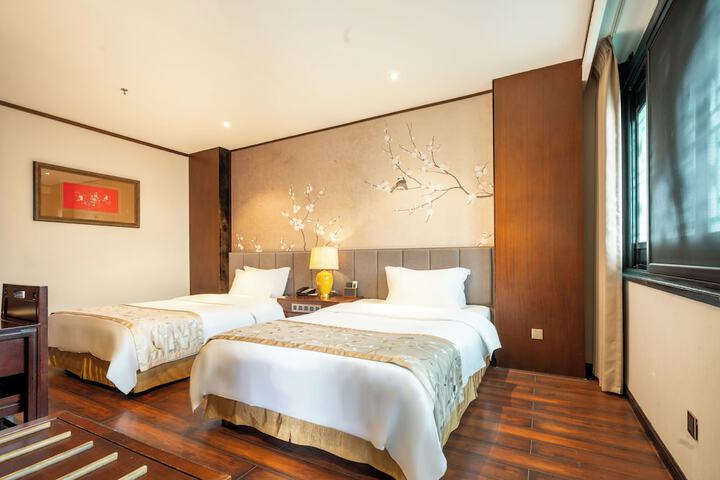 Room 16 of 65