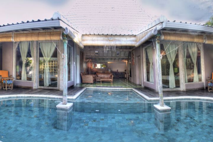 Hotel with Pool