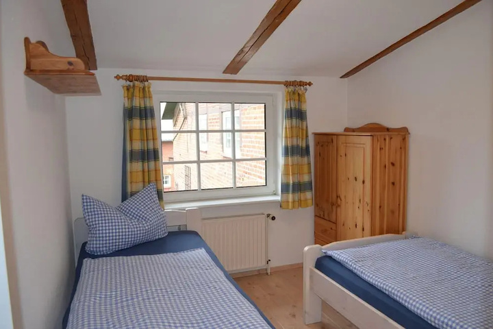 Room 3 of 12