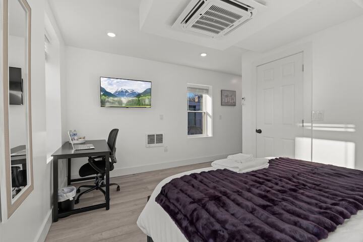 Room 53 of 82