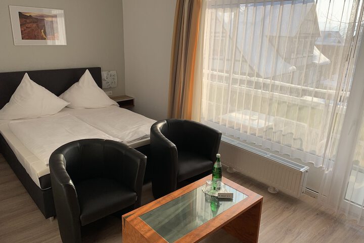 Room 11 of 77