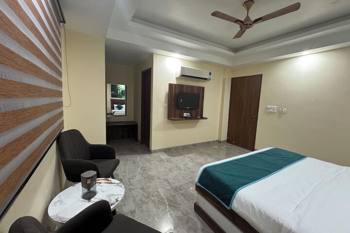 Room 9 of 30