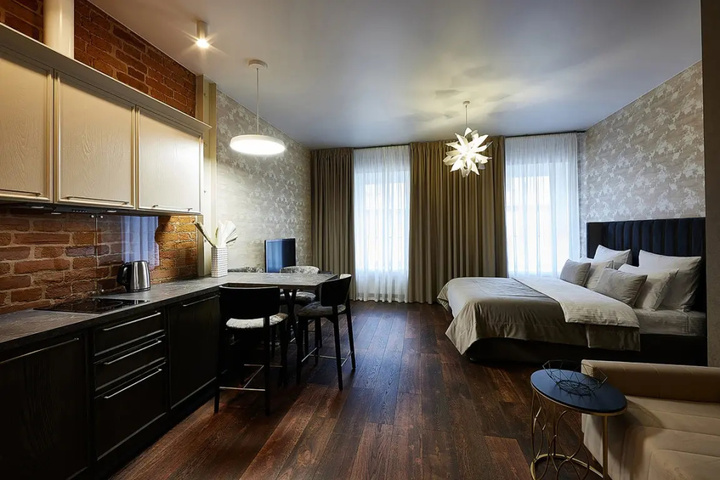 Room 7 of 16