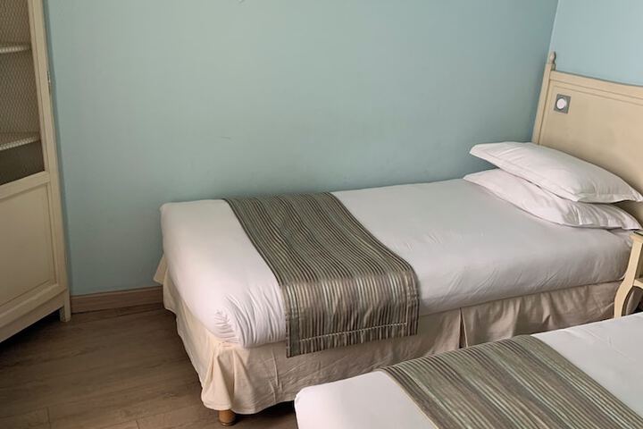 Room 17 of 50