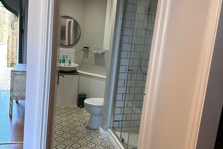 Room 22 of 33