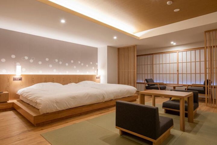 Room 9 of 60