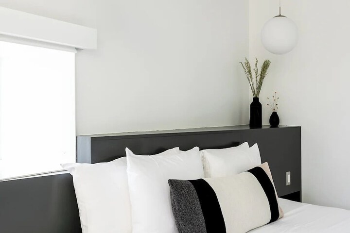 Room 3 of 32