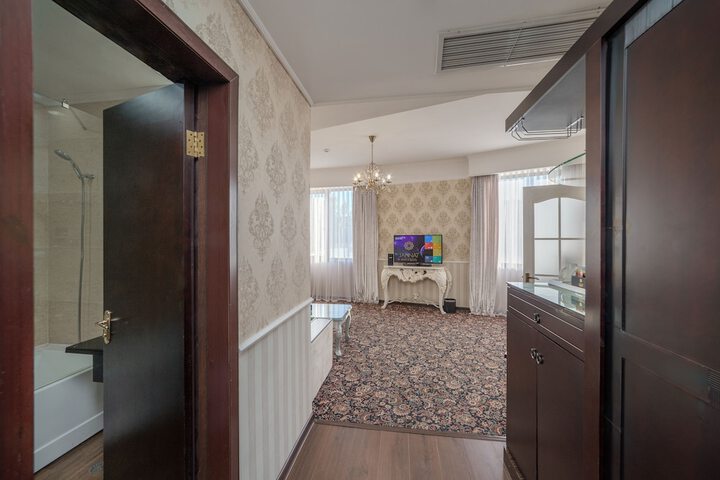 Room 26 of 114