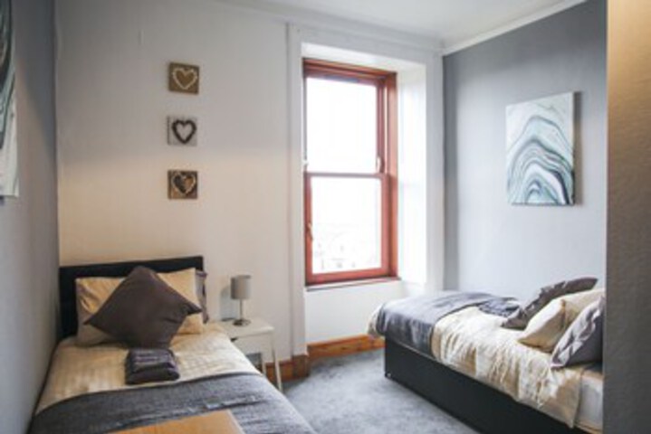 Room 4 of 24