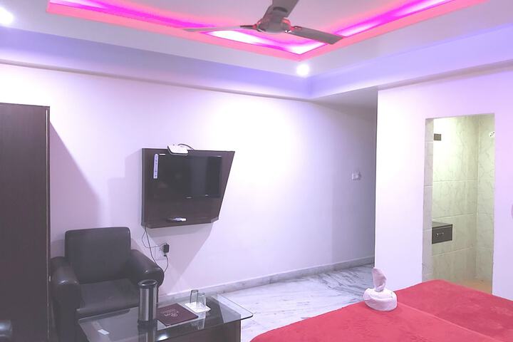 Room 14 of 30