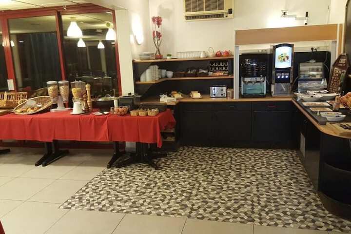 Breakfast/Coffee Service 19 of 45