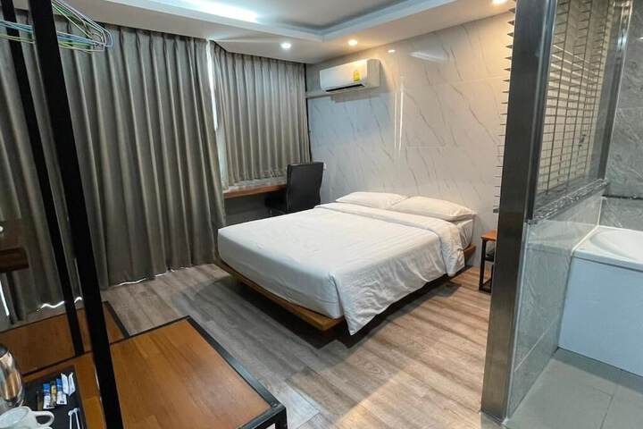 Room 12 of 44