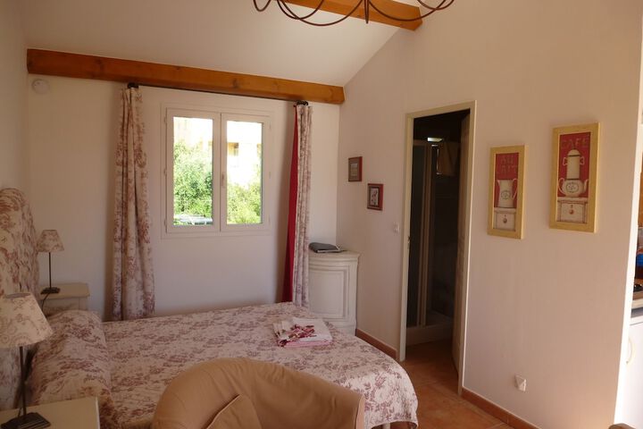 Room 3 of 75