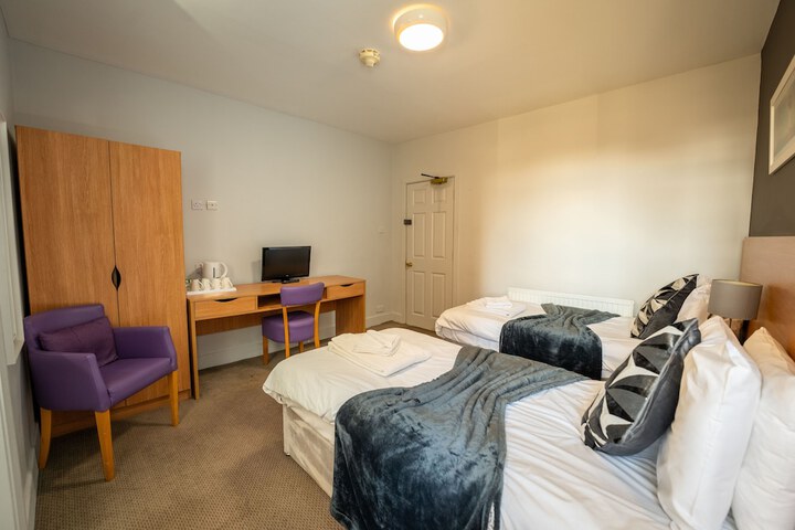 Room 14 of 25