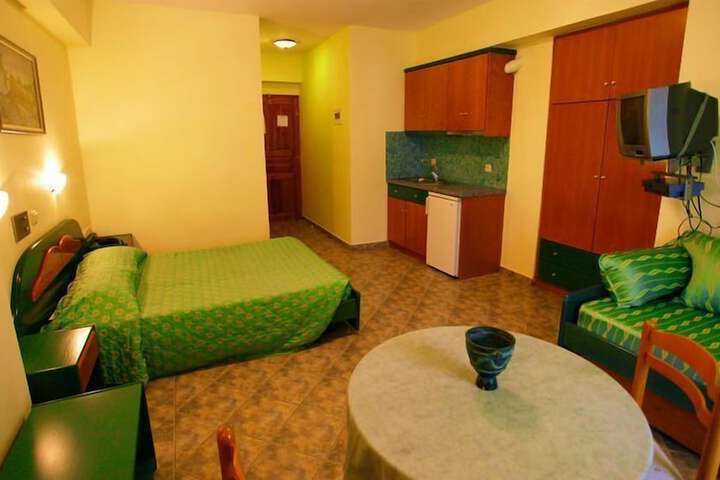 Room 13 of 86