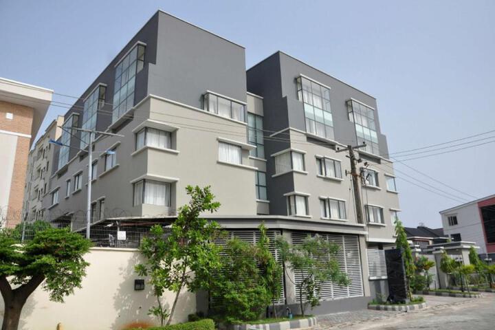 Golden Tulip Oniru Suites