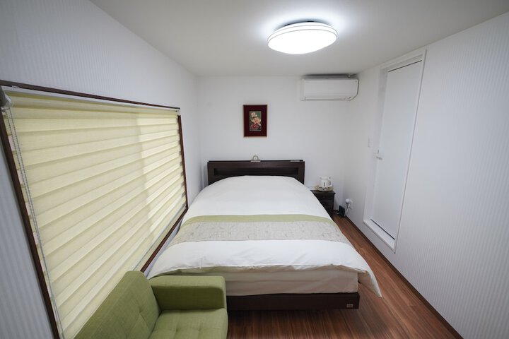 Room 13 of 96