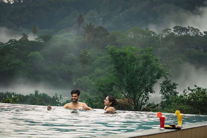 Hotel Pool