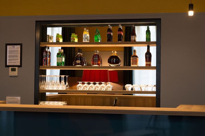 Dining 47 of 65