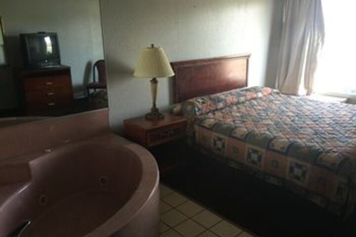 Room 12 of 19