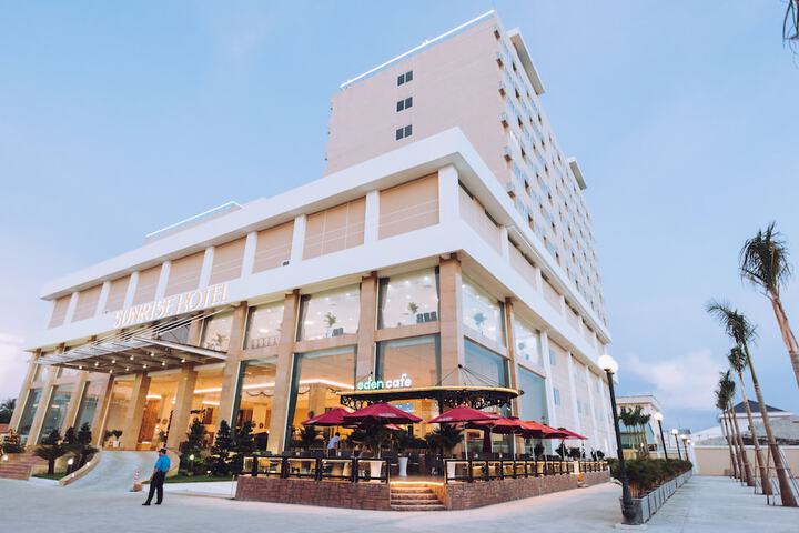 Exterior of Sunrise Hotel