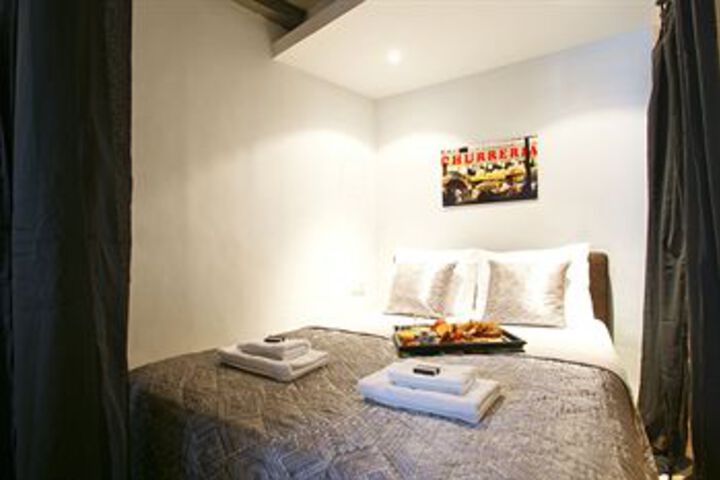 Room 7 of 18