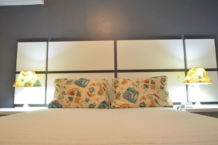 Room 8 of 17